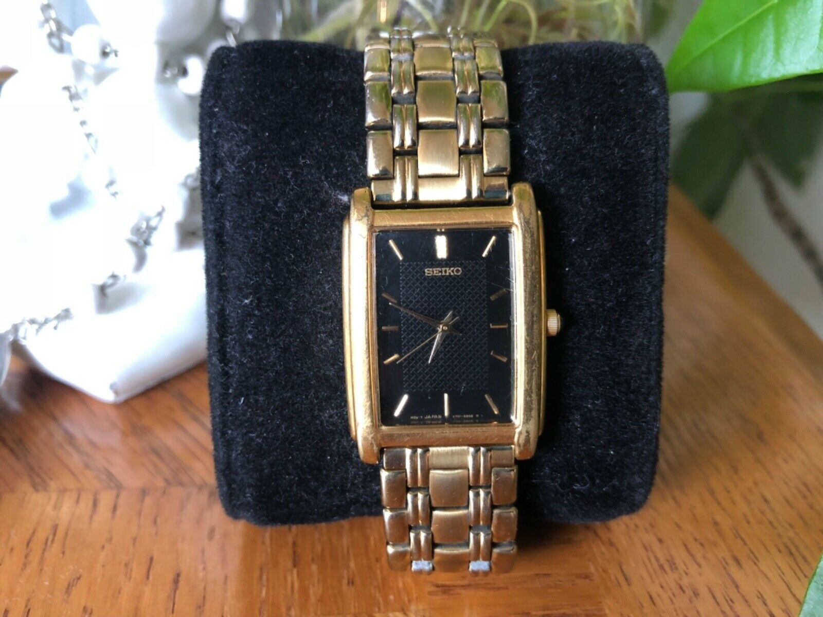 Vintage Watch SEIKO V701 5E49 Classic Square Dial Men