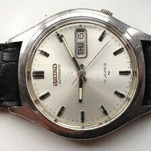 MENS VINTAGE SEIKO AUTOMATIC 7009-8028 17 JEWELS DAY DATE CALENDAR WATCH |  WatchCharts