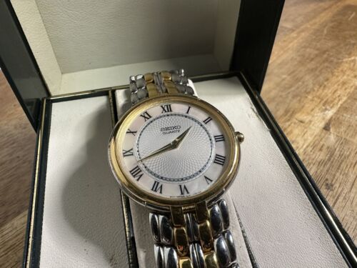 Vintage Seiko Quartz 7N00-F130 Mother of Pearl MOP Gold Tone