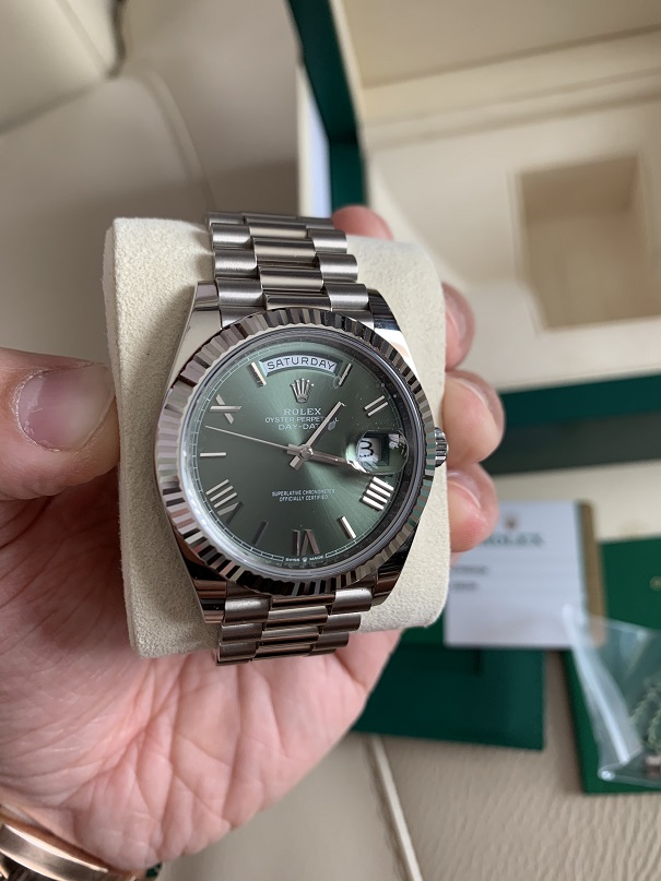 Rolex white hotsell gold green dial