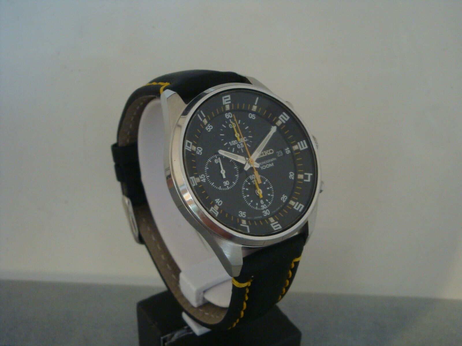 Seiko Chronograph. 7T92-0MF0. Gents watch. Unusual black & yellow. Circa  2013 | WatchCharts