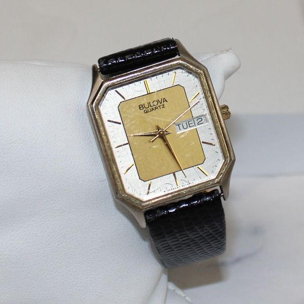 Vintage Bulova Quartz Strap Watch Day/Date Octagonal Working