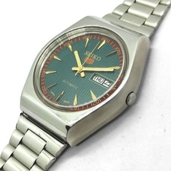 1970s Vintage Japan Seiko 5 Automatic Green Classic Dayanddate Mans Watch Watchcharts 7924