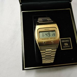 Seiko 0439-5009 Gold Lcd Digital Uhr - watch in guten zustand von 1976 |  WatchCharts