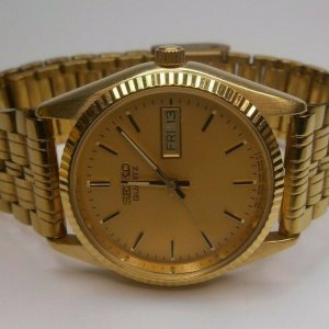 【美品】SEIKO デイデイト　7N33-6A20 黒文字盤　ゴールド MENS 1990's SEIKO GOLD TONE QUARTZ WATCH DAY/DATE 7N33-6A20 - New