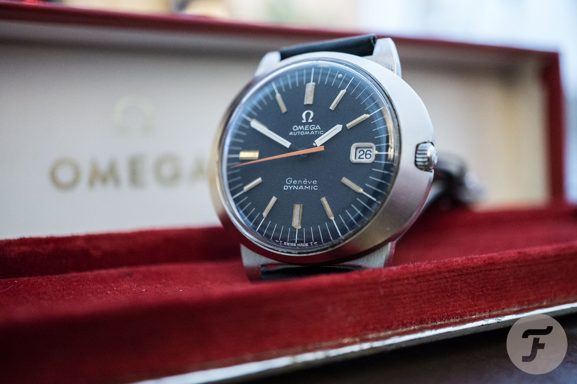 Omega dynamic automatic price hotsell