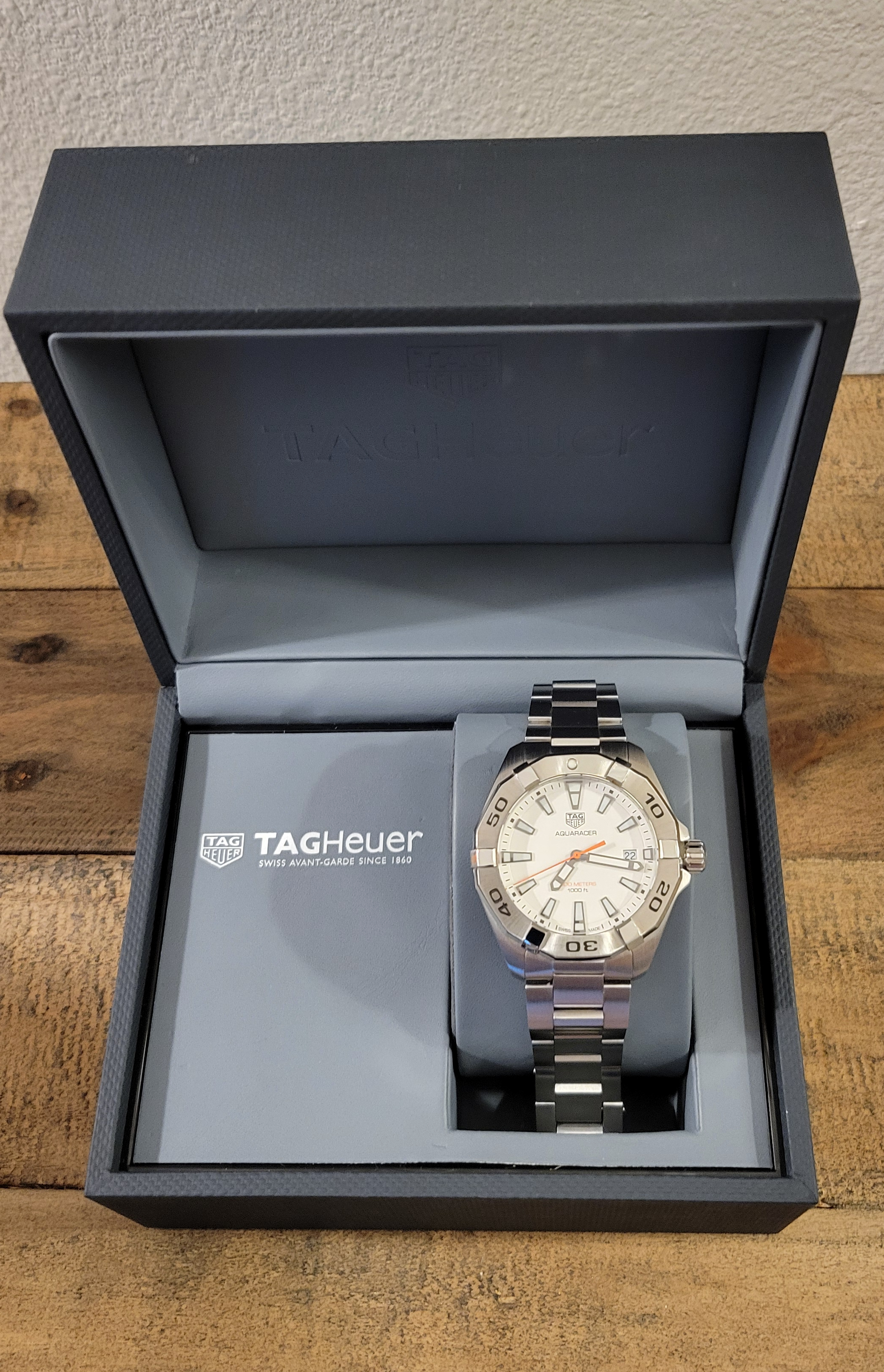 Tag heuer aquaracer discount box