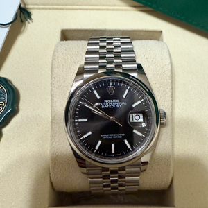 Rolex Datejust 36mm | 126200 Black Index Dial Set